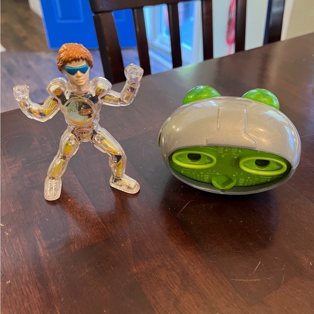 VNTG 2003 Spy Kids Juni Cortez Figure & Binoculars